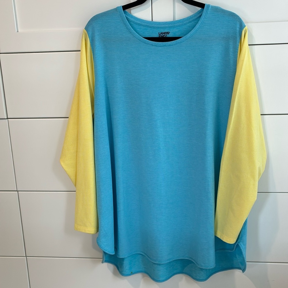 Lands End long sleeve tunic
Size 2X women’s